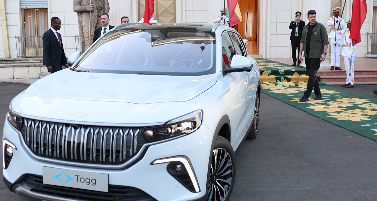 CUMHURBAŞKANI ERDOĞAN'DAN ETİYOPYA BAŞBAKANI AHMED ALİ'YE TOGG HEDİYESİ 