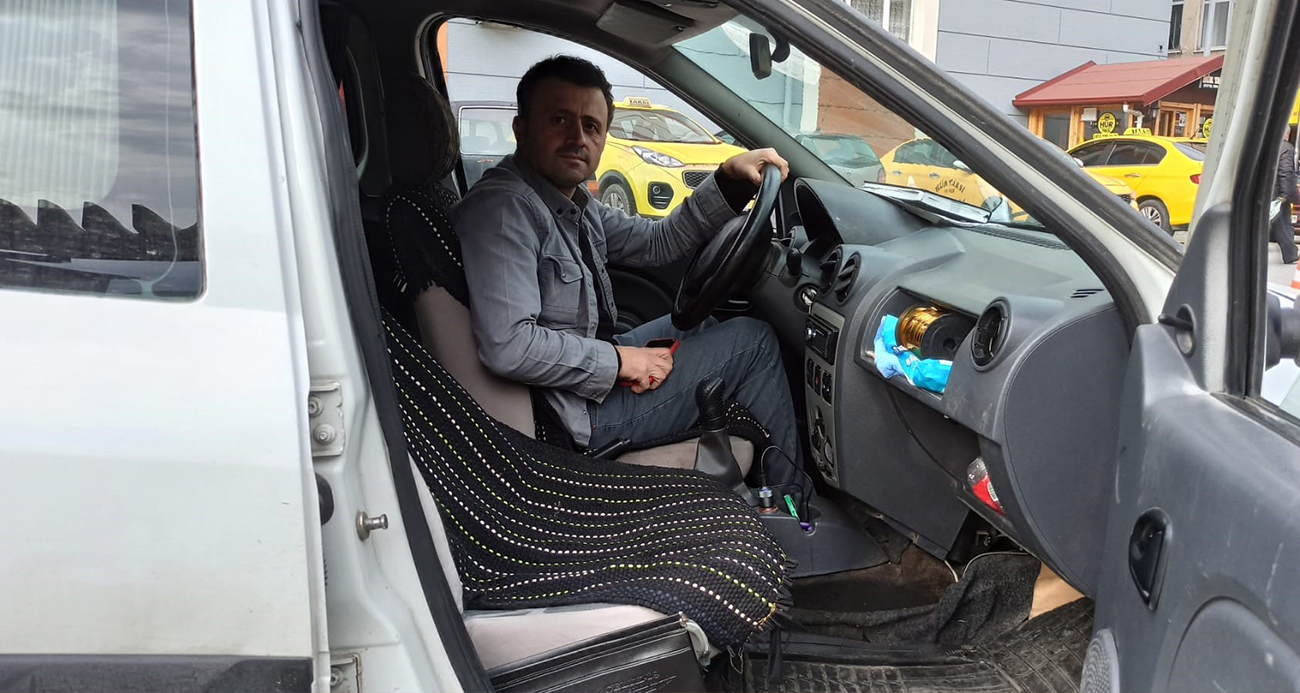 OTOMOBİLİNİ 50 GRAM ALTIN KARŞILIĞINDA SATIŞA ÇIKARDI