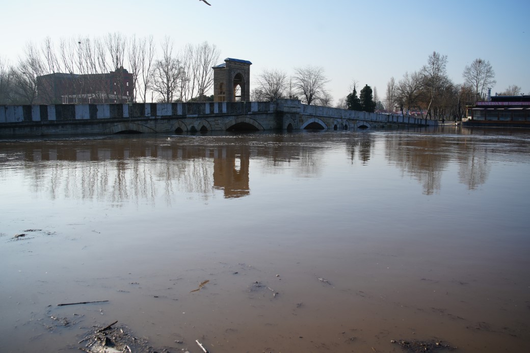 MERİÇ NEHRİ TAŞTI, OVALAR SU ALTINDA KALDI 