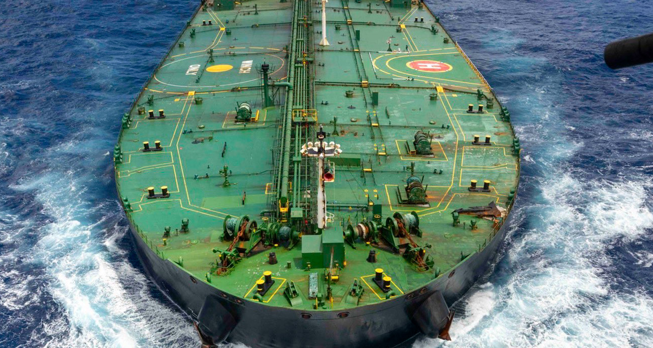 ABD, HİNT OKYANUSU'NDA YAPTIRIM UYGULANAN BİR PETROL TANKERİNE EL KOYDU 