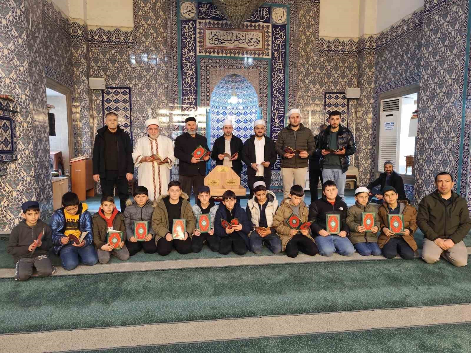 AKDAĞMADENİ’NDE GÖNÜLLERİ BİRLEŞTİREN PROJE: HATİM KUMBARASI 