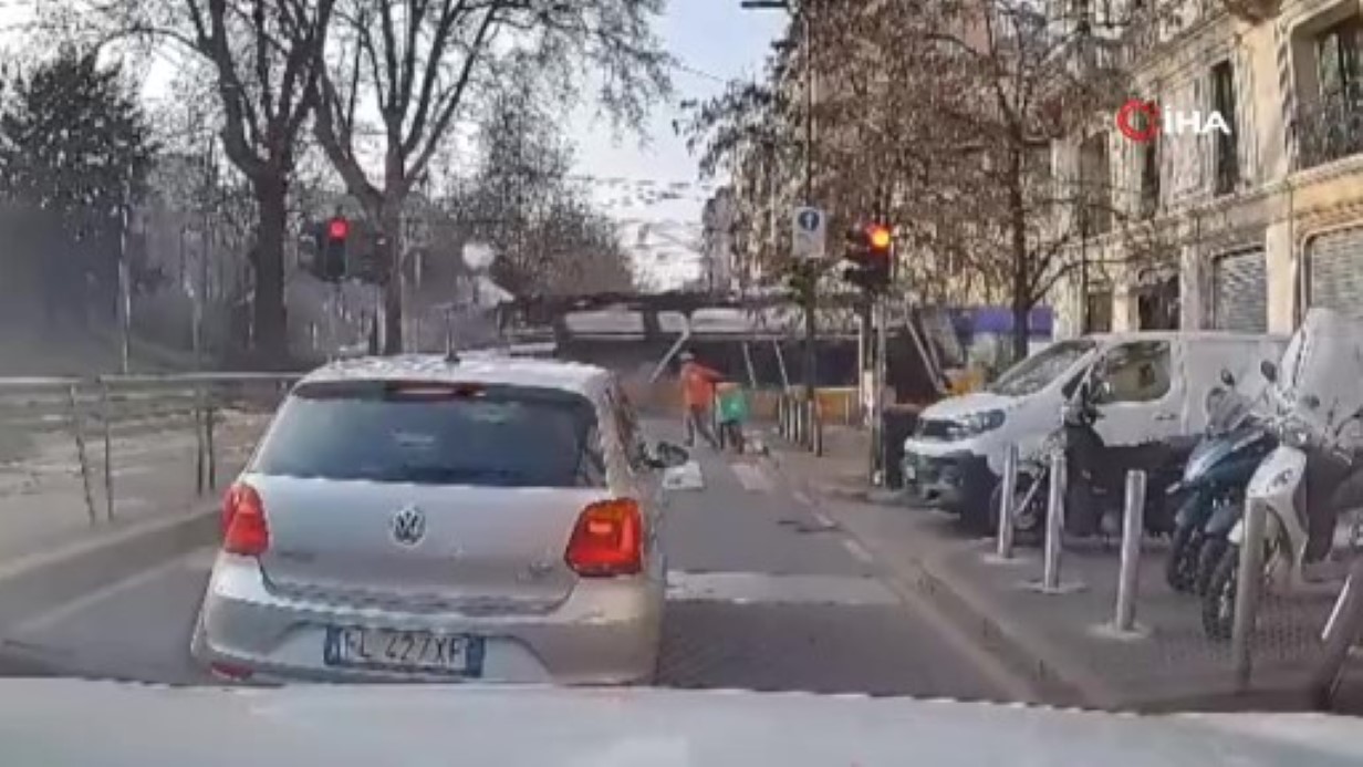 MİLANO’DA TRAMVAY RAYDAN ÇIKTI: 1 ÖLÜ, 39 YARALI