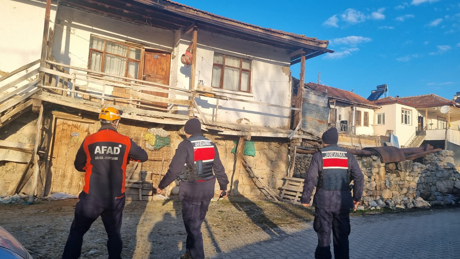 TOKAT DEPREMİ YOZGAT’IN 3 İLÇESİNDE VATANDAŞLARI KORKUTTU