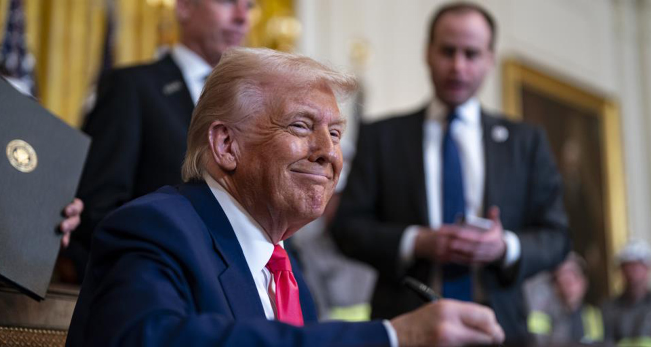 TRUMP: &QUOT;İRAN DONANMASI’NA AİT 9 GEMİYİ BATIRDIK&QUOT; 