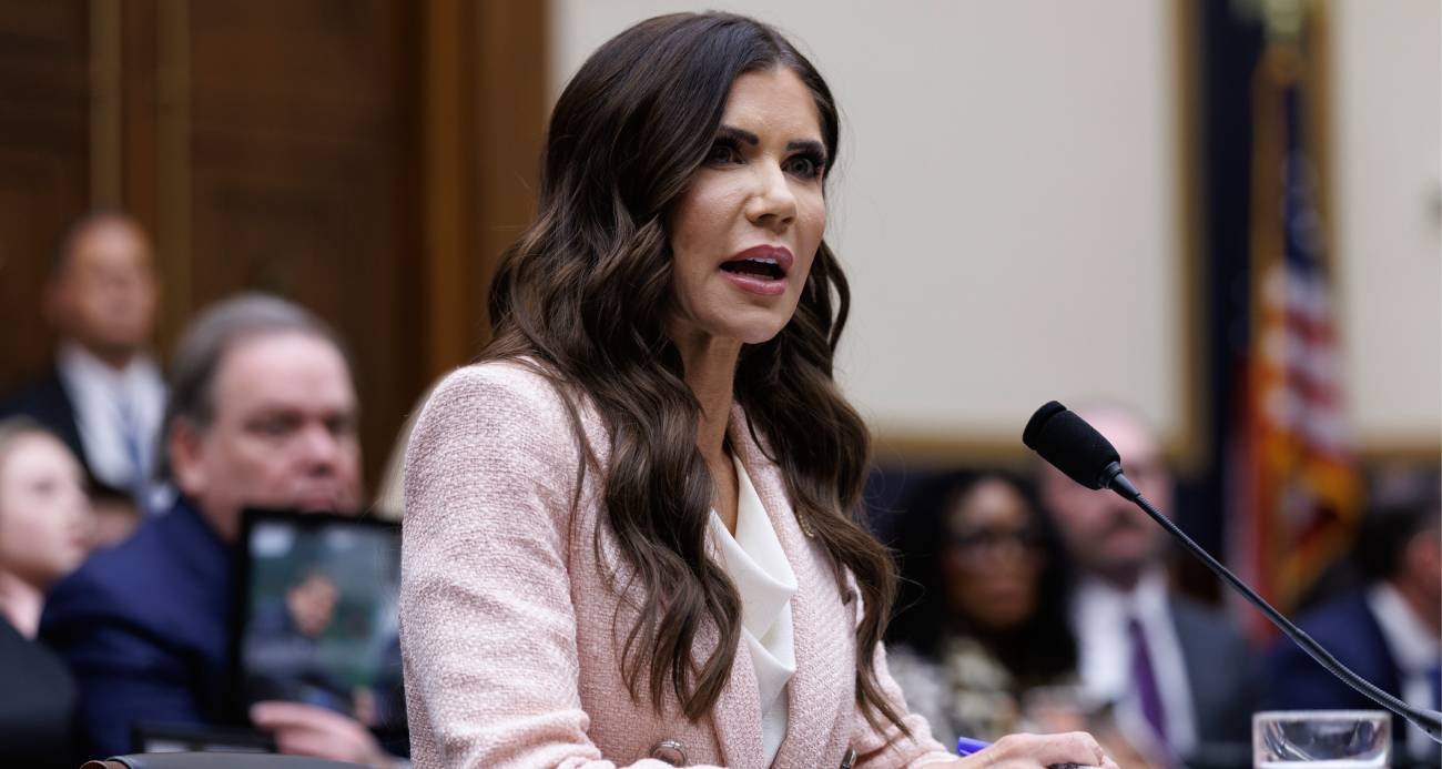 TRUMP, İÇ GÜVENLİK BAKANI NOEM'İ GÖREVDEN ALDI 