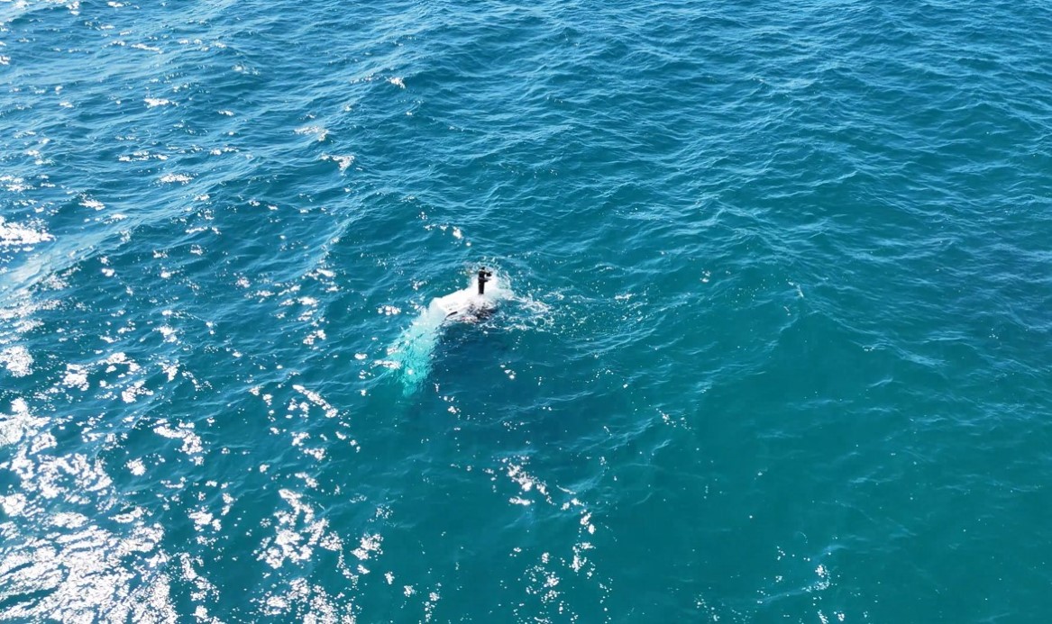 ANTALYA’DA BALIKÇI TEKNESİ BATTI: 3 KİŞİ SON ANDA DENİZE ATLAYARAK KURTULDU 