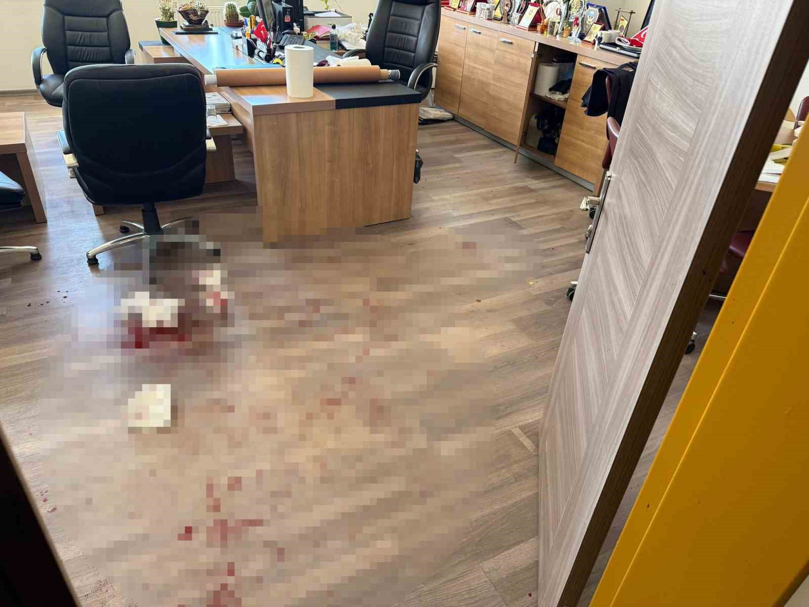 YOZGAT’TA ÖĞRENCİ YAKINI, OKUL MÜDÜRÜNÜ DARBETTİ 