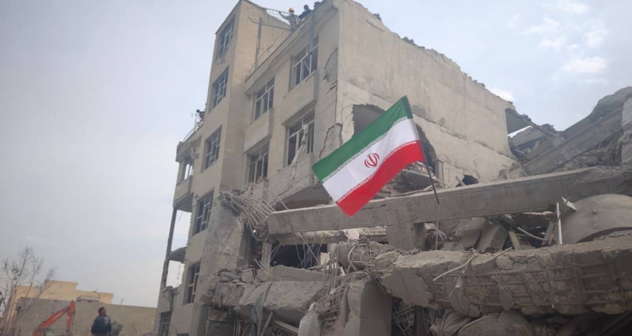 İRAN'DA 40 KİŞİNİN HAYATINI KAYBETTİĞİ RİSALET MEYDANI YERLE BİR OLDU 