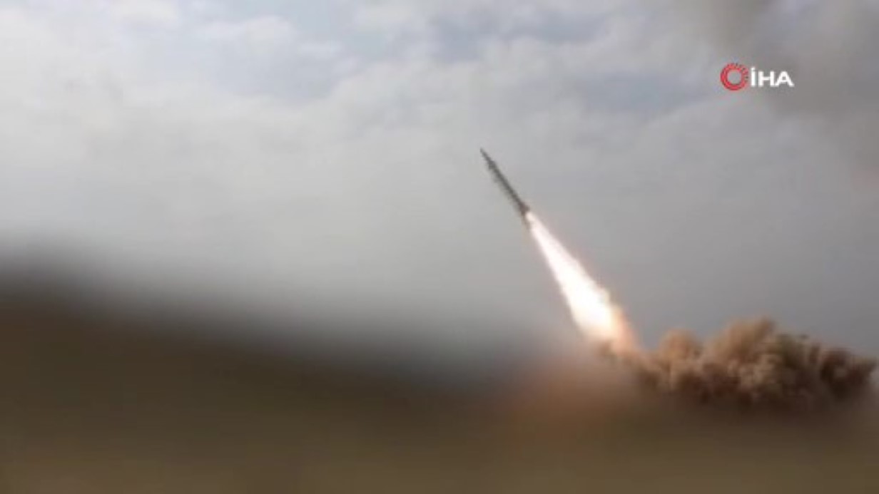 İRAN DEVRİM MUHAFIZLARI: &QUOT;İSRAİL’DEKİ HEDEFLERE 1 VE 2 TONLUK 30 AĞIR FÜZE FIRLATTIK&QUOT; 