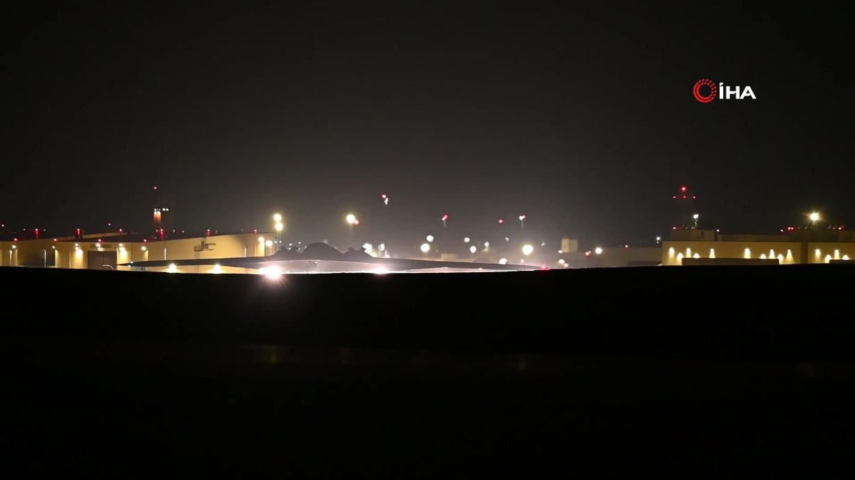 ABD ORDUSU: &QUOT;B-2 BOMBARDIMAN UÇAKLARI İRAN'A YÖNELİK SALDIRILAR İÇİN HAVALANDI&QUOT; 