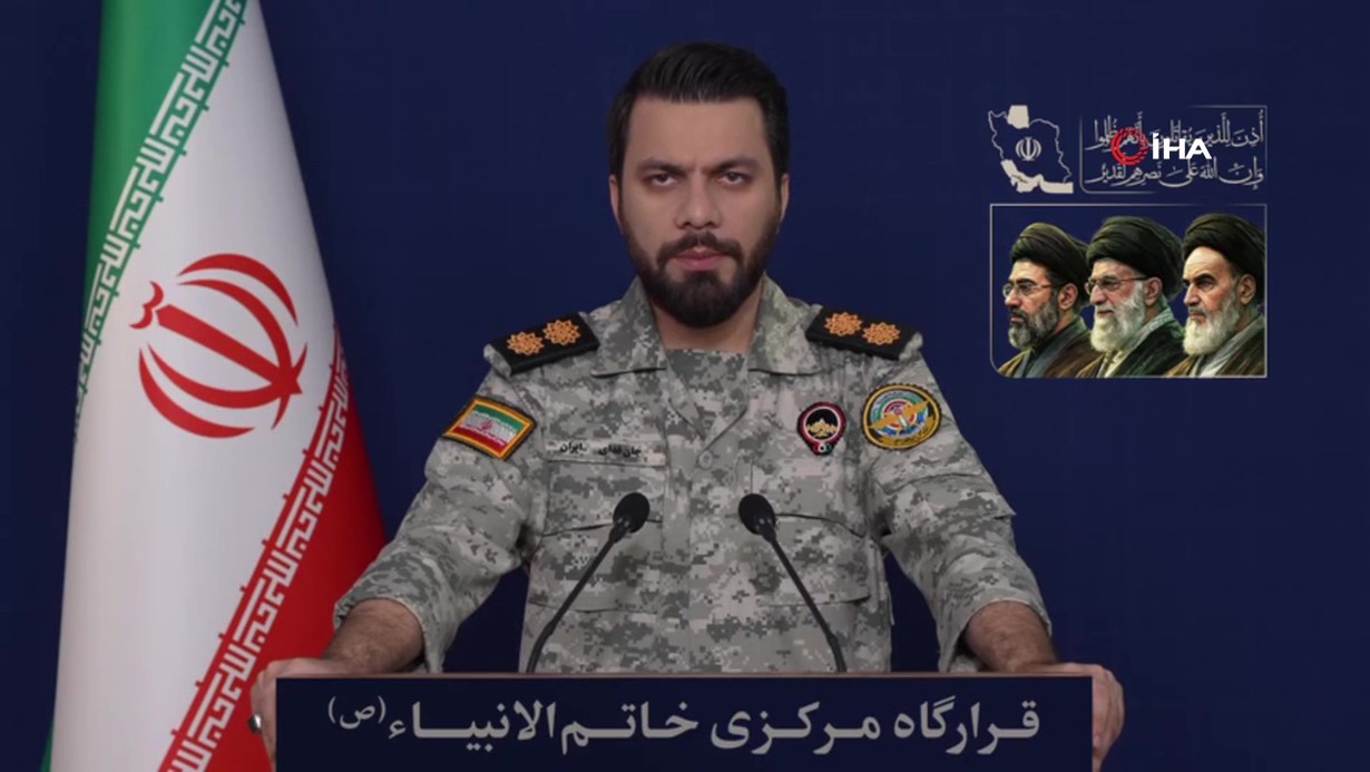 İRAN'DAN BAE'YE UYARI: &QUOT;ABD ASKERLERİNİN BULUNDUĞU YERLERİ MEŞRU HEDEF OLARAK GÖRÜYORUZ&QUOT; 