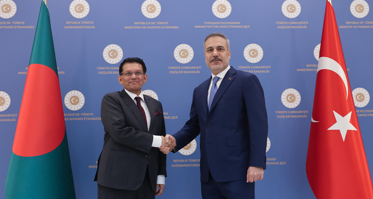 BAKAN FİDAN, BANGLADEŞ DIŞİŞLERİ BAKANI RAHMAN İLE BİR ARAYA GELDİ