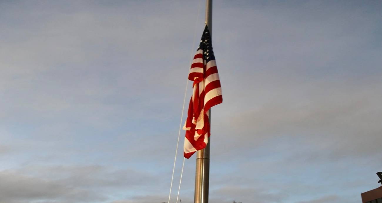 ABD BAYRAĞI, KARAKAS'TAKİ ABD BÜYÜKELÇİLİĞİNDE 7 YIL ARADAN SONRA İLK KEZ YENİDEN GÖNDERE ÇEKİLDİ