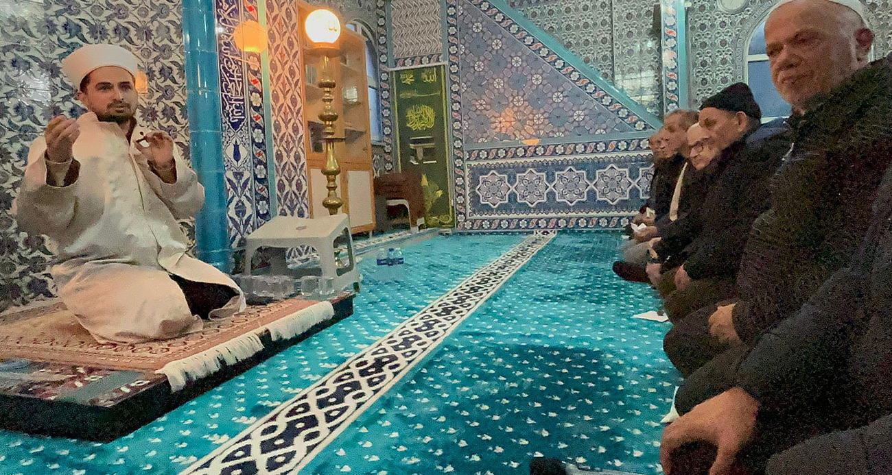 İMAMIN CEMAATE TELEFON TEPKİSİ 