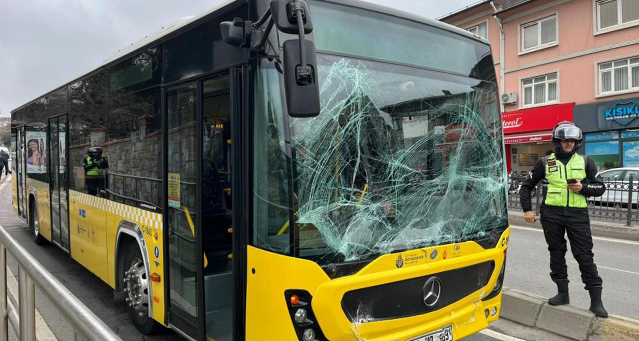 ÜSKÜDAR’DA İKİ İETT OTOBÜSÜ ÇARPIŞTI 