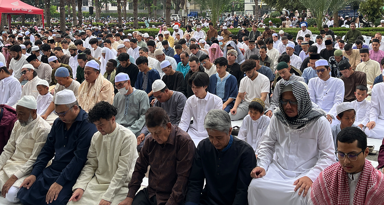 TAYLAND’DA MÜSLÜMANLAR BAYRAM NAMAZINI EDA ETTİ
