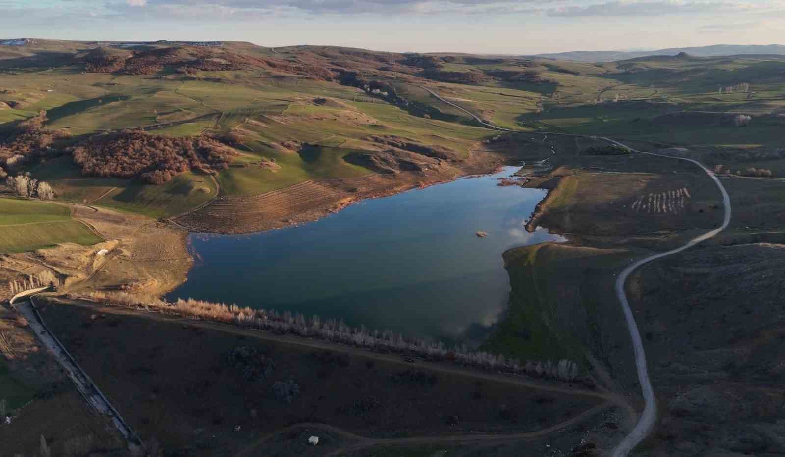 GÖLETİN SU SEVİYESİ ARTTI, ÜRETİCİLERİN YÜZÜ GÜLDÜ