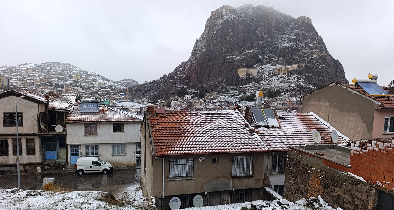 AFYONKARAHİSAR’DA KAR YAĞIŞI