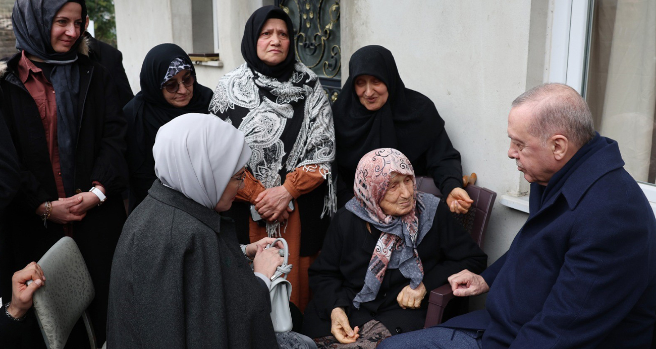 CUMHURBAŞKANI ERDOĞAN, RİZE’DE KOMŞULARIYLA BAYRAMLAŞTI