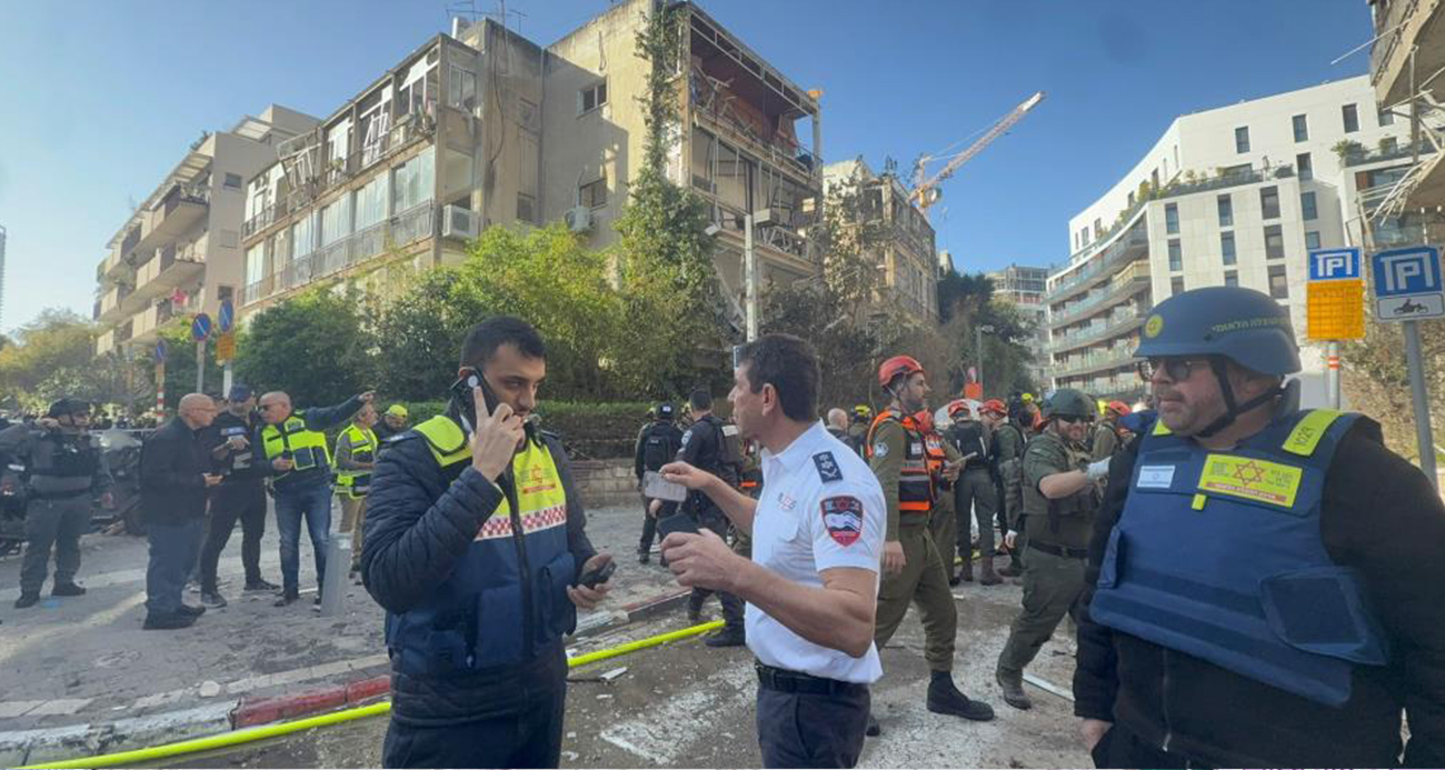 İRAN, TEL AVİV’İ VURDU: 6 YARALI 