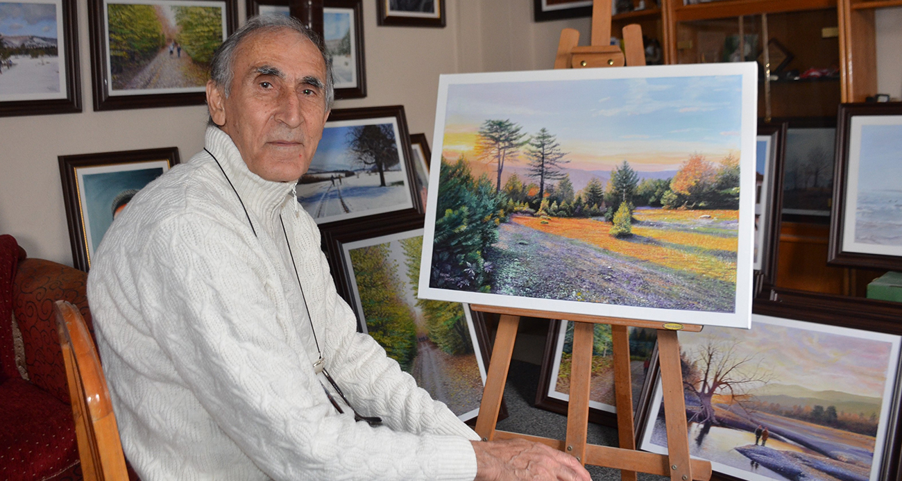 55 YILDIR EN YAKIN ARKADAŞI RESİM TUVALİ OLDU 