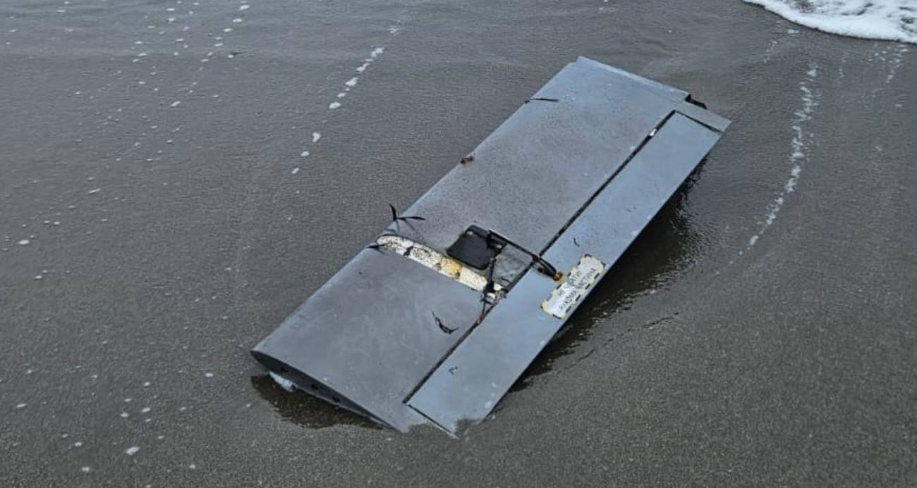 SAKARYA’DA SAHİLE DRON PARÇASI VURDU