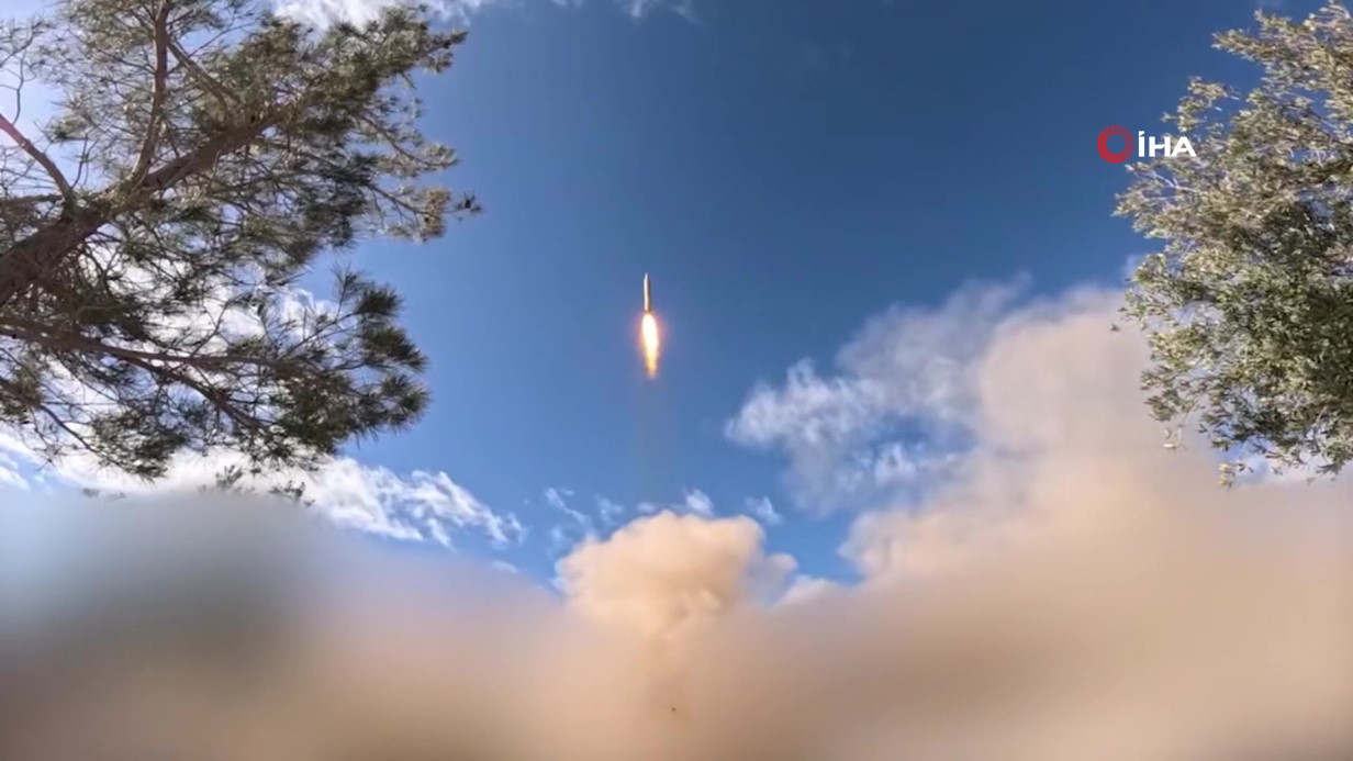 İRAN DEVRİM MUHAFIZLARI ORDUSU, ABD’YE AİT 5 ÜS İLE İSRAİL’DEKİ ASKERİ MERKEZLERİNİ HEDEF ALDI