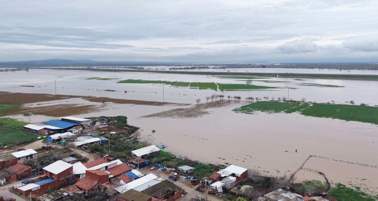 BURSA’DA TARIM ARAZİLERİ SULAR ALTINDA KALDI