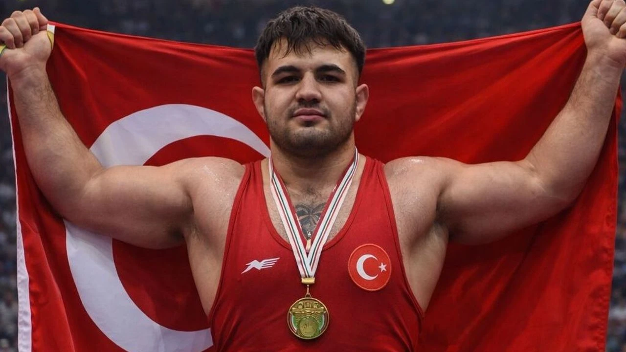 YOZGATLI MİLLİ GÜREŞÇİMİZ MACARİSTAN’DAN BRONZ MADALYA İLE DÖNDÜ