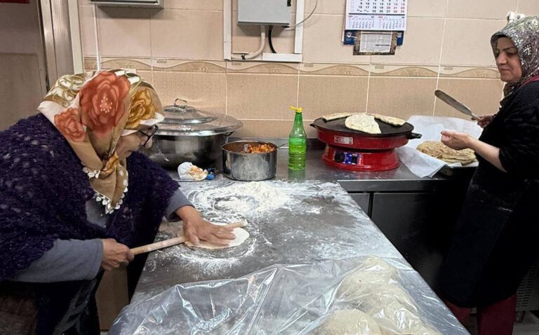 YAŞLILAR YURDUNDA GÖZLEME ETKİNLİĞİ