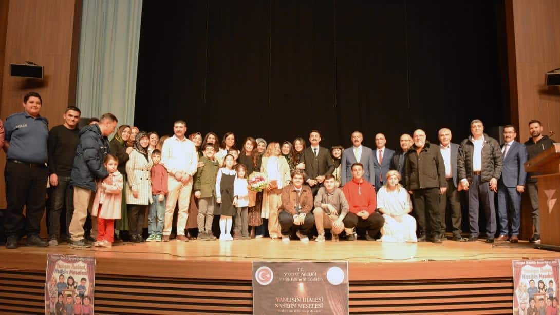 'YANLIŞIN İHALESİ, NASİBİN MESELESİ' OYUNU SAHNELENDİ