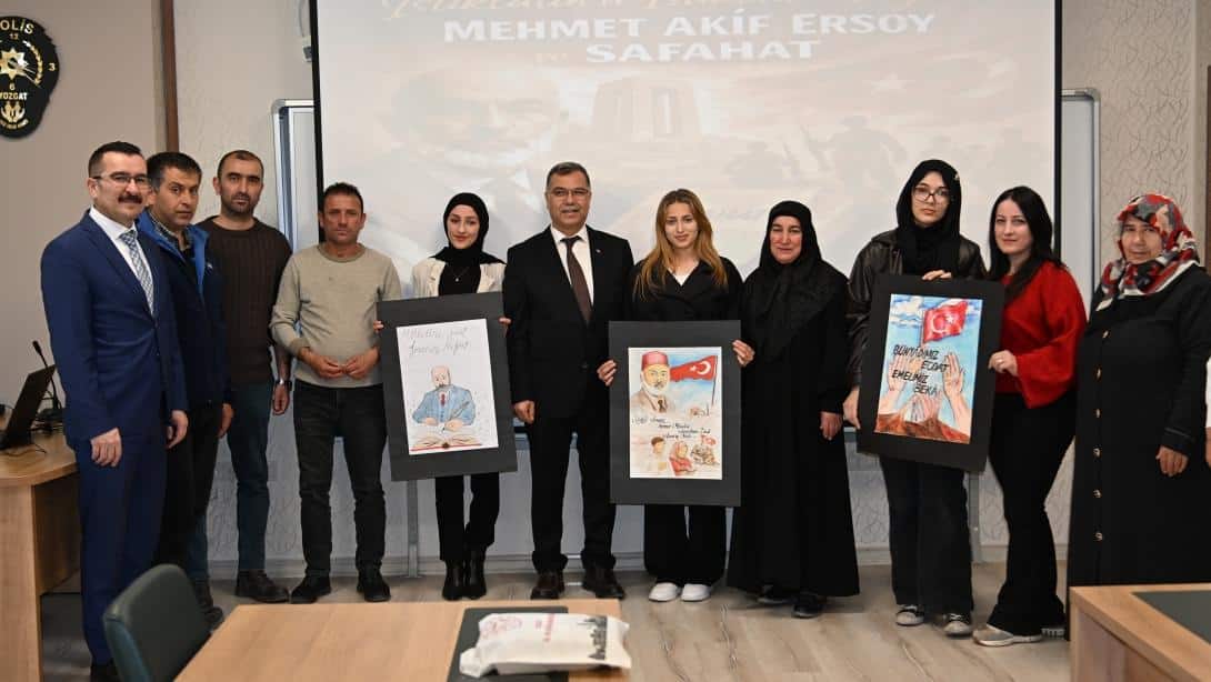 ‘M.AKİF ERSOY’AFİŞ YARIŞMASININ KAZANANLARI ÖDÜLLENDİRİLDİ