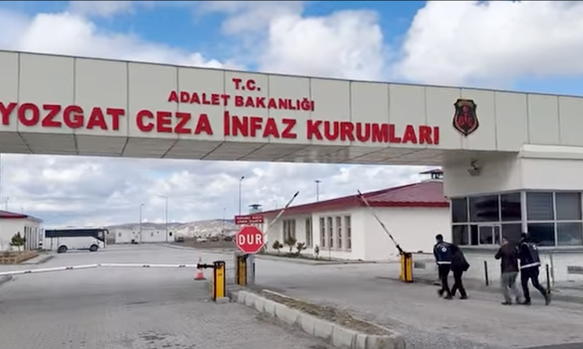 YOZGATTA DÜZENSİZ GÖÇ OPERASYONU: 2 ŞÜPHELİ TUTUKLANDI