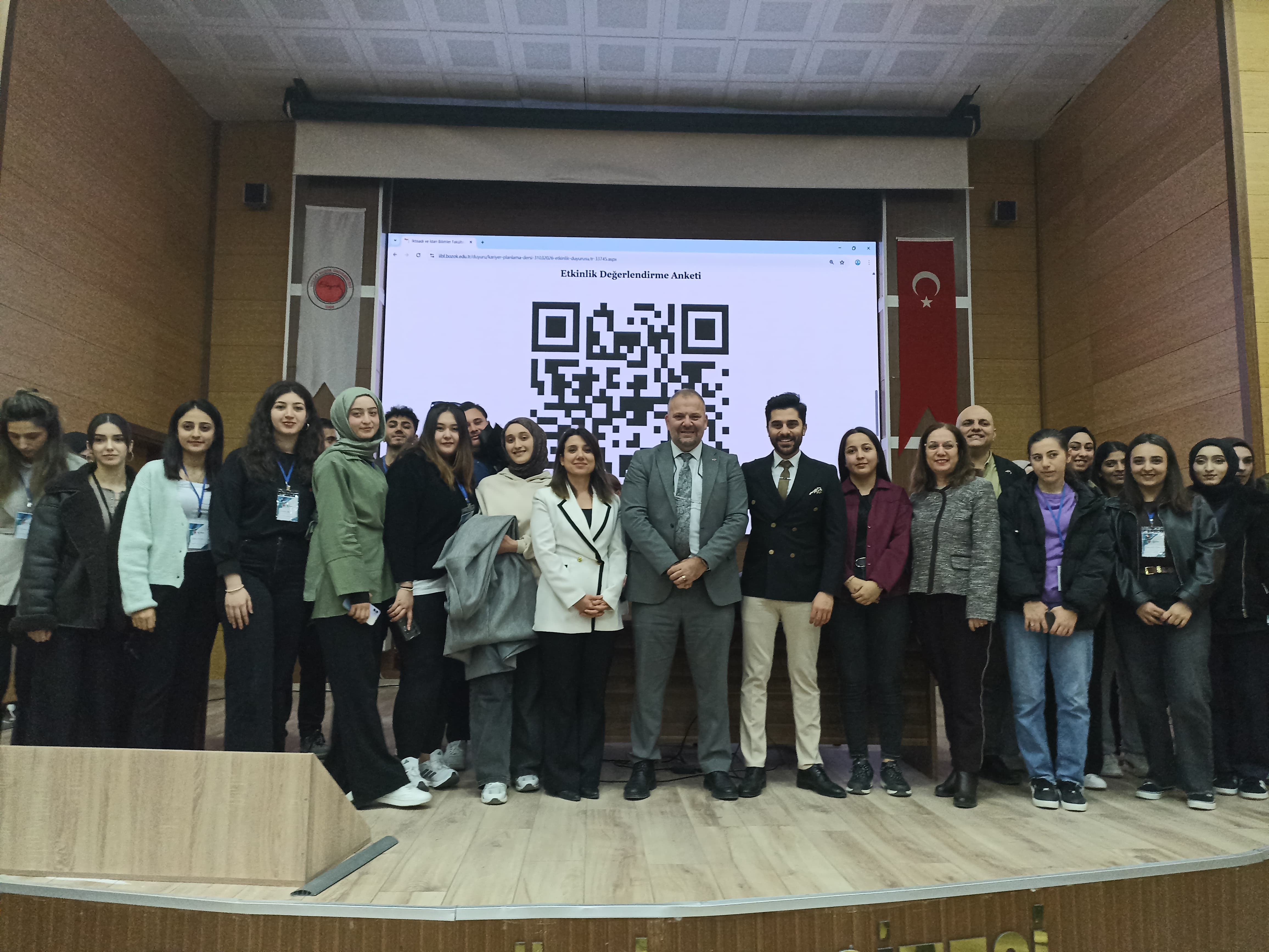 BAŞHEKİM VE MUAVİNİNDEN ‘SAĞLIK YÖNETİMİNDE KARİYER FIRSATLARI‘ SÖYLEŞİSİ