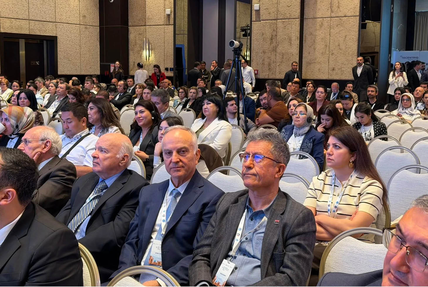 PROF.DEMİRER TÜRK DÜNYASI ONKOLOJİ KONGRESİNE TÜRKİYE ADINA KATILDI