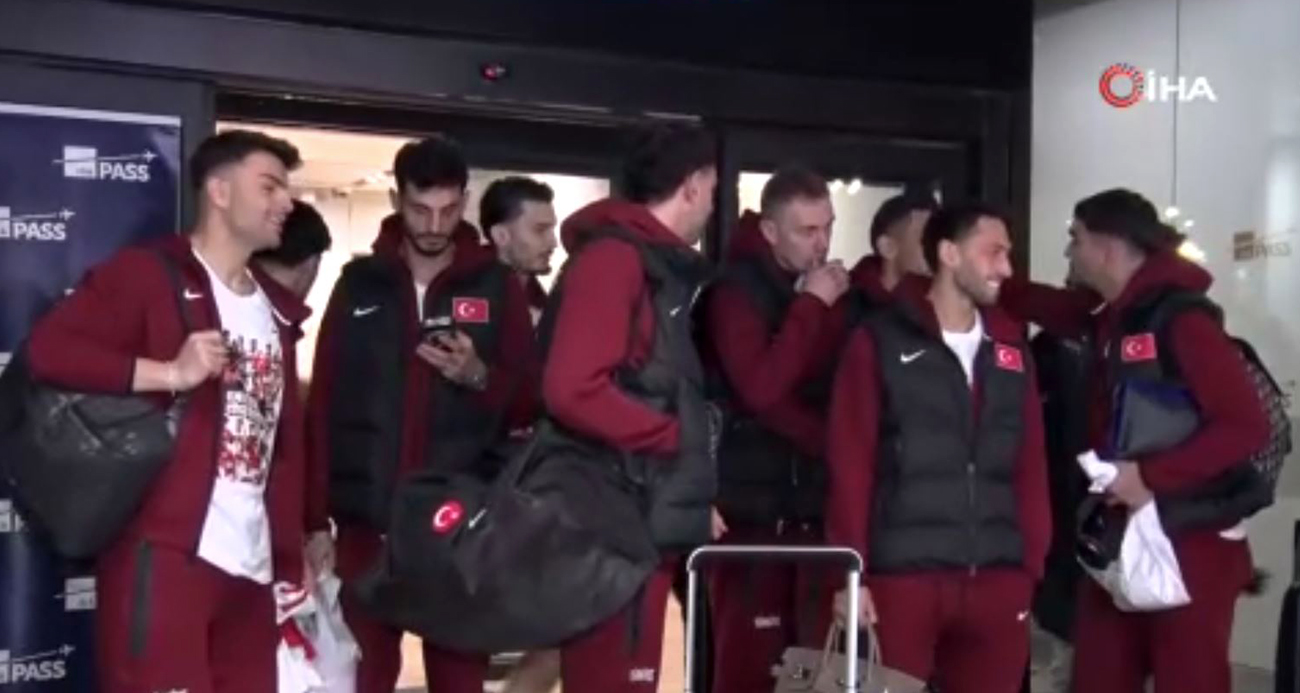 TÜRKİYE A MİLLİ FUTBOL TAKIMI GALİBİYET SONRASI YURDA DÖNDÜ