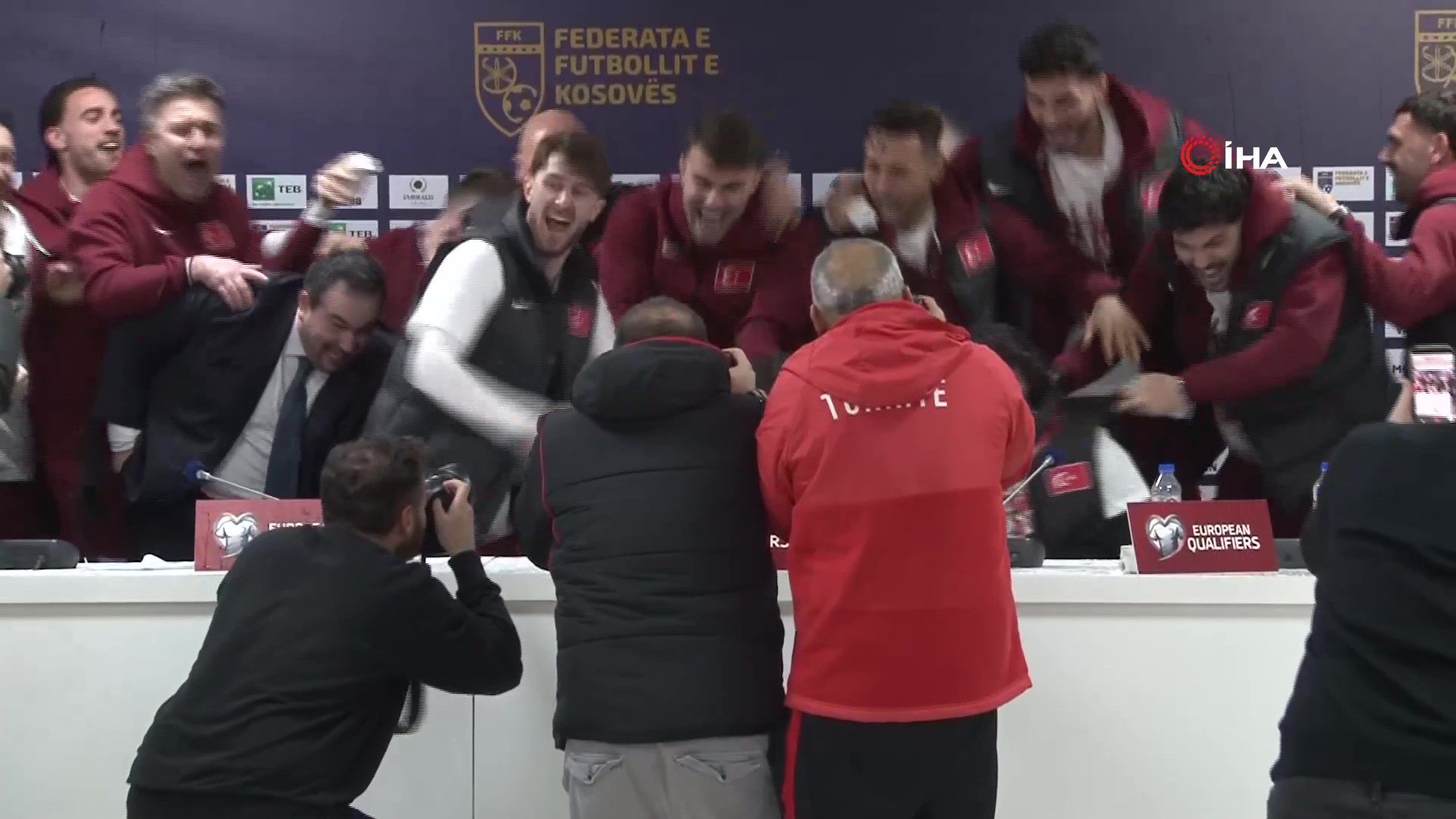 MONTELLA'YA BASIN TOPLANTISINDA SULU KUTLAMA 