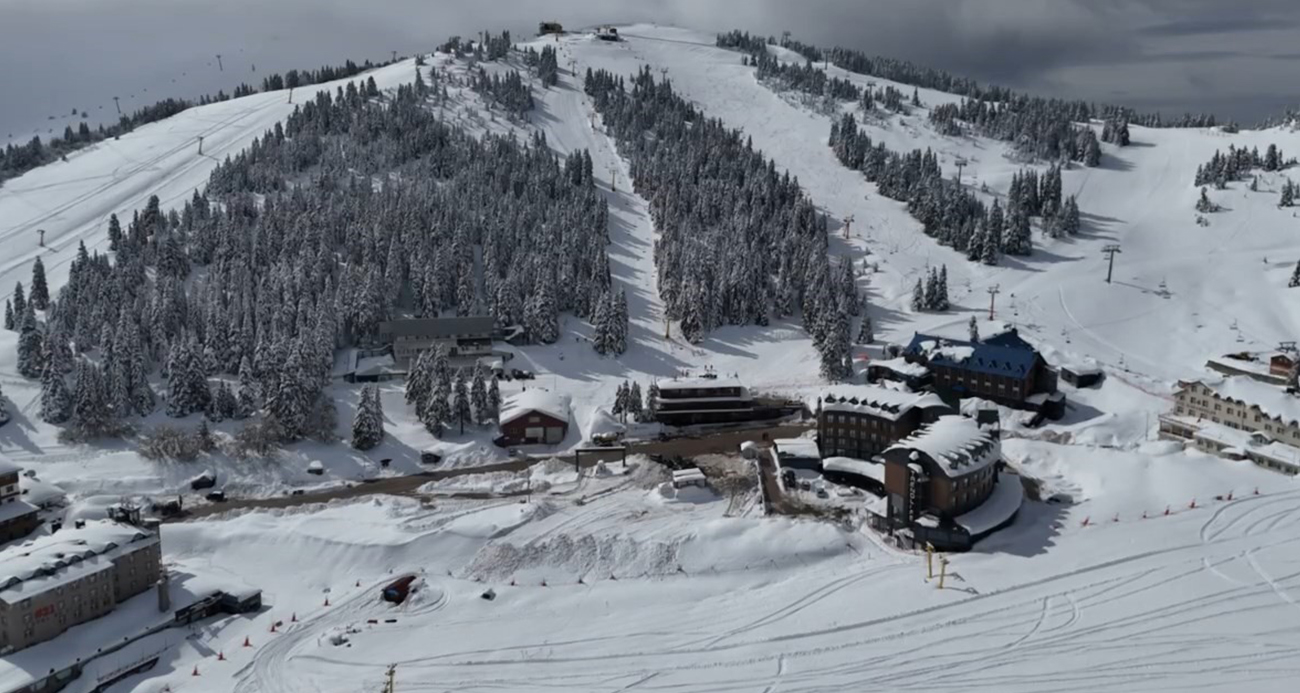 ULUDAĞ’DA SEZON UZADI NİSAN AYIYLA 2 METRE KAR VAR 