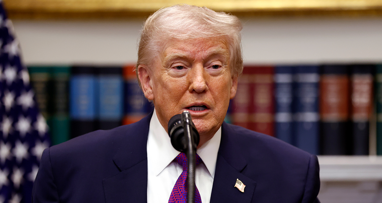 TRUMP: &QUOT;İRAN'DA YENİ REJİMİN LİDERİ, ABD'DEN ATEŞKES TALEP ETTİ&QUOT; 