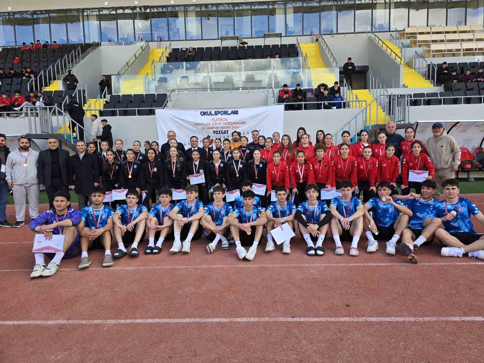 YOZGAT’TA 288 SPORCUNUN KATILDIĞI OKUL SPORLARI FUTBOL MÜSABAKALARI TAMAMLANDI 