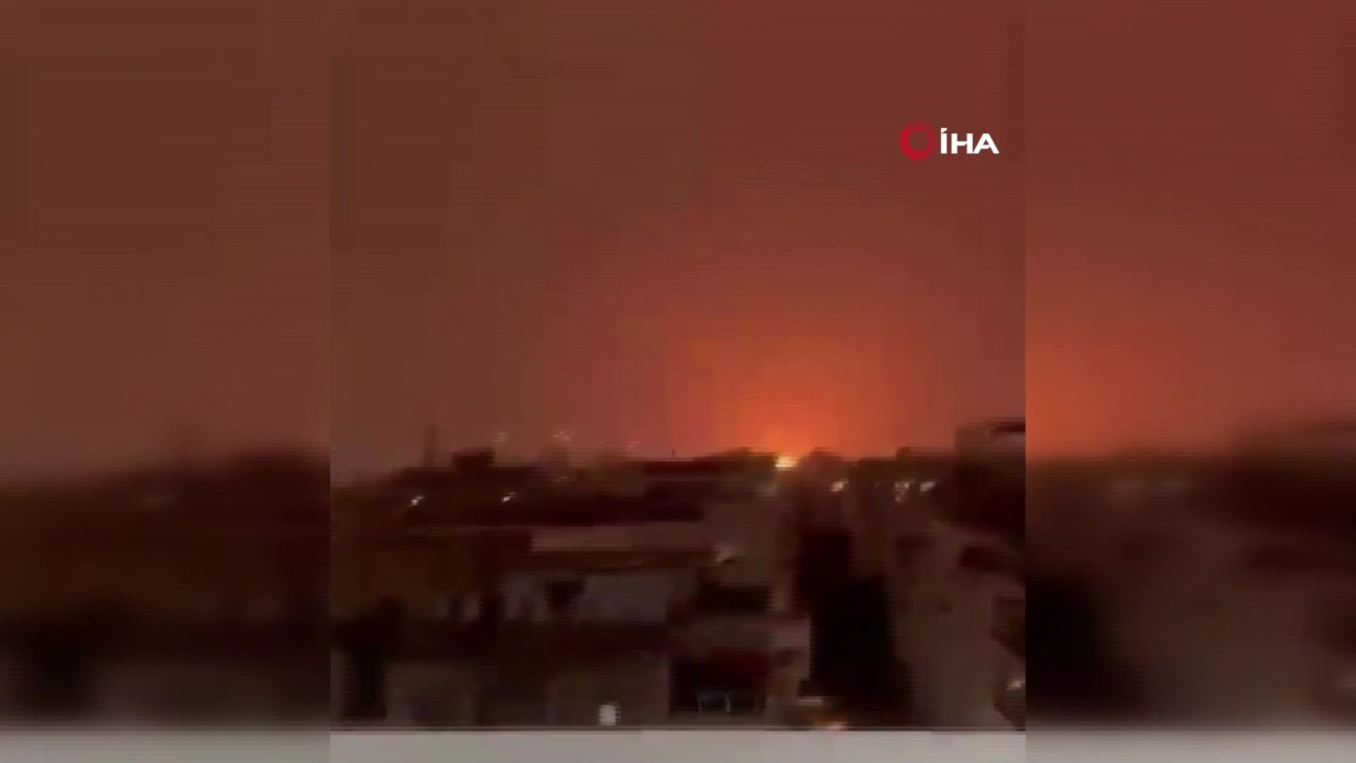 İRAN'DAN FIRLATILAN BALİSTİK FÜZENİN İSRAİL'E DÜŞTÜĞÜ ANLAR KAMERALARA YANSIDI 