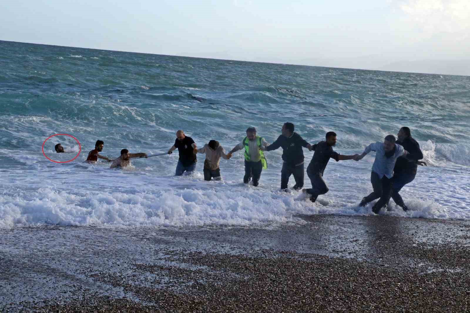 CAN PAZARININ YAŞANDIĞI SAHİLDE BOĞULAN GENÇ YÜZÜNDEKİ EGZAMA İÇİN DENİZE GİRMİŞ 