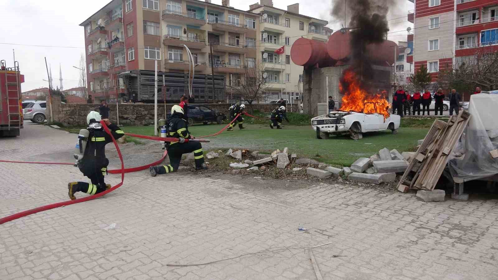 SORGUN İTFAİYESİ YANGIN TATBİKATINDA TAM NOT ALDI 