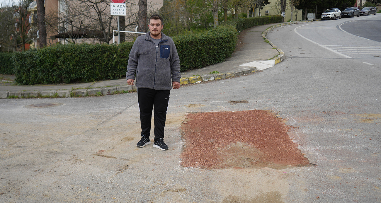 SEDAŞ’IN KAZDIĞI ÇUKURA BELEDİYE ARACI DÜŞTÜ 