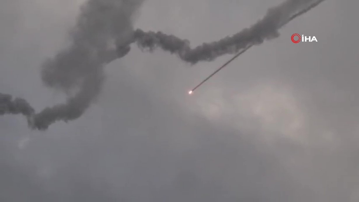 DEVRİM MUHAFIZLARI: &QUOT;BAHREYN'DE İSRAİL BAĞLANTILI TİCARİ GEMİ, KUVEYT VE BAE'DE ABD HEDEF  ALINDI&QUOT; 