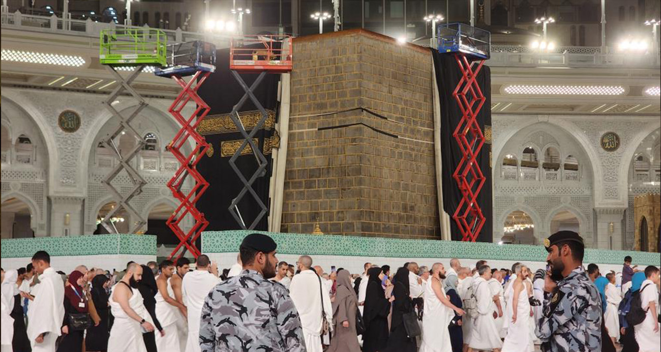 KABE-İ MUAZZAMA DUVARLARI BAKIMA ALINDI