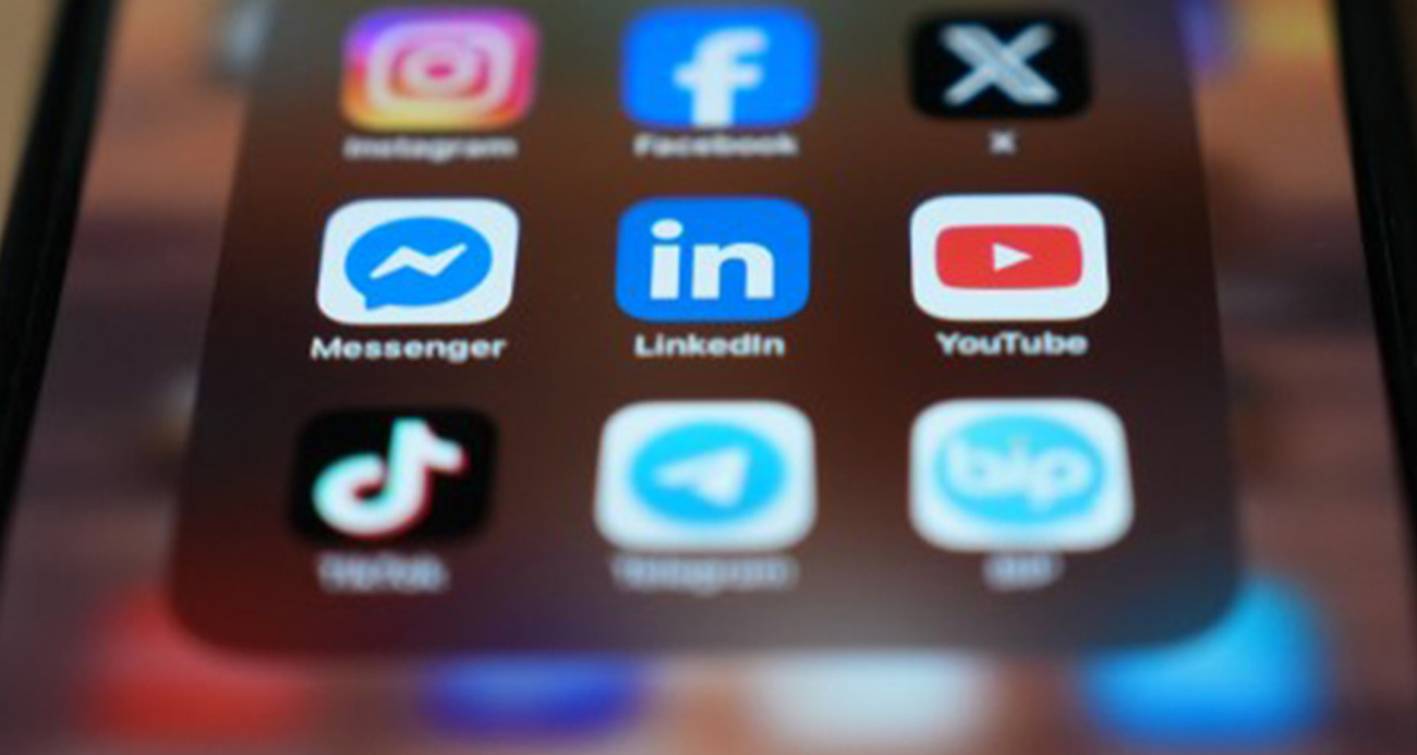 YUNANİSTAN’DAN 15 YAŞ ALTINDAKİLERE SOSYAL MEDYA YASAĞI 