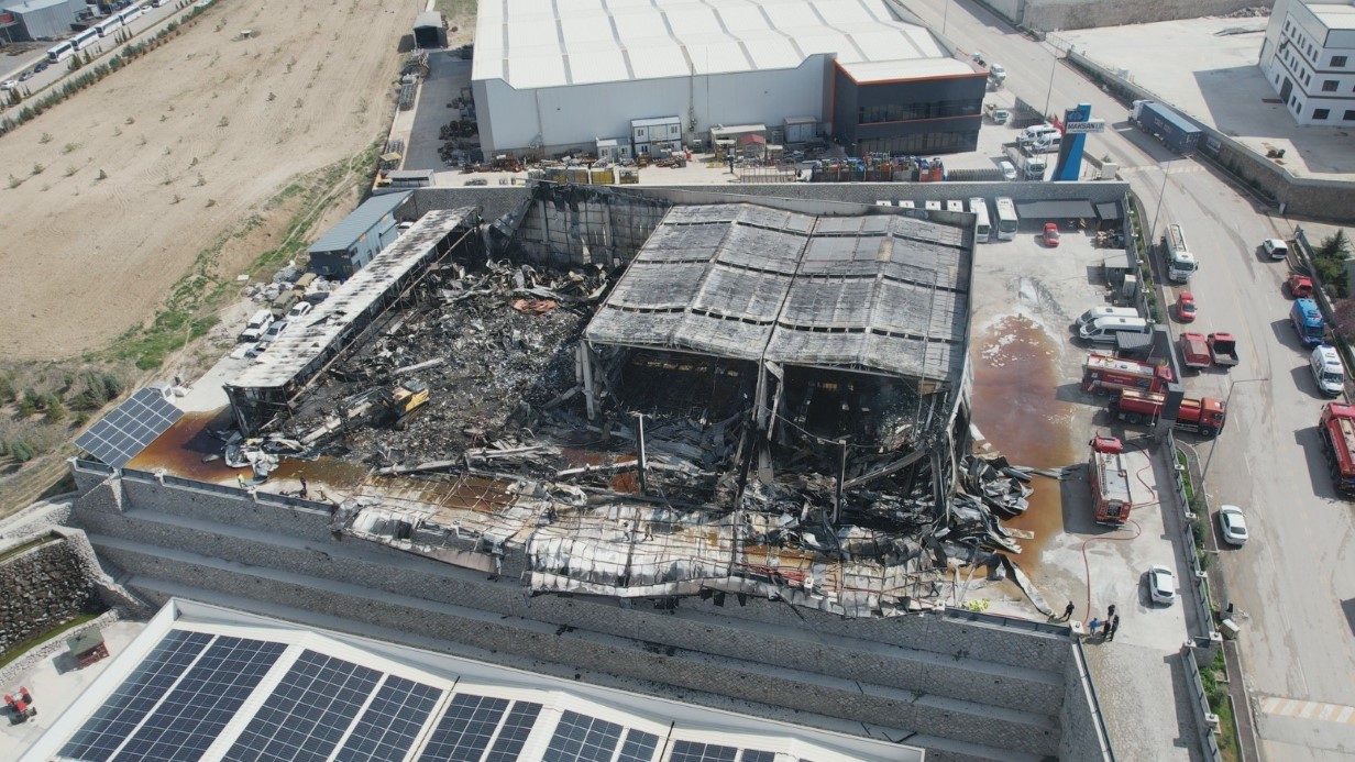 ANKARA’DAKİ FABRİKA YANGINININ NEDEN OLDUĞU HASAR GÜN AYDINLANINCA ORTAYA ÇIKTI
