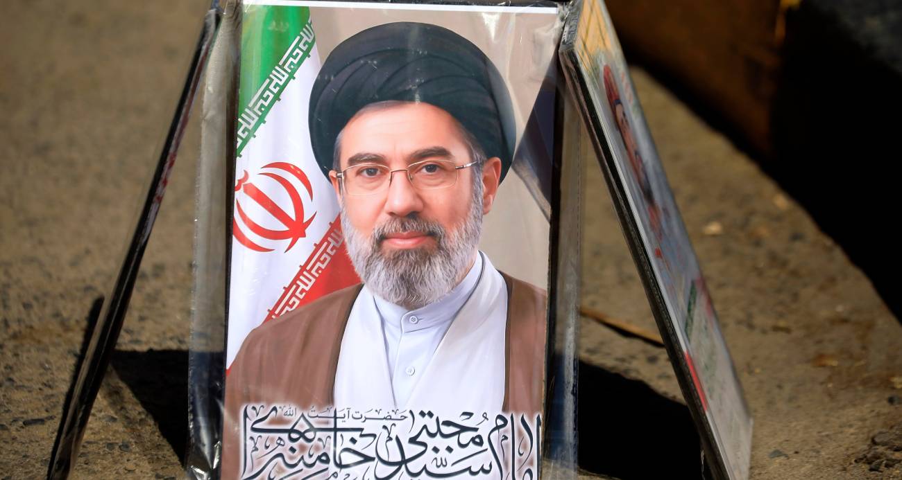 REUTERS: &QUOT;İRAN DİNİ LİDERİ HAMANEY'İN YÜZÜ TANINMAZ HALDE&QUOT; 