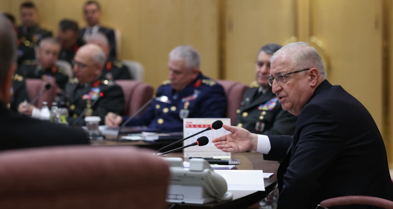 BAKAN GÜLER, KARA KUVVETLERİ KOMUTANLIĞINDAKİ DEĞERLENDİRME TOPLANTISINA KATILDI 